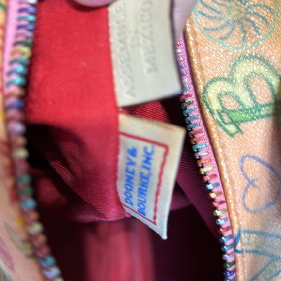 Dooney & Bourke Graffiti Duffle Bag, Peach, 🍑, EUC, NCO, 15x7 - Picture 9 of 9